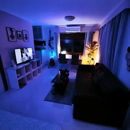 Skycozy Balcony Apartament